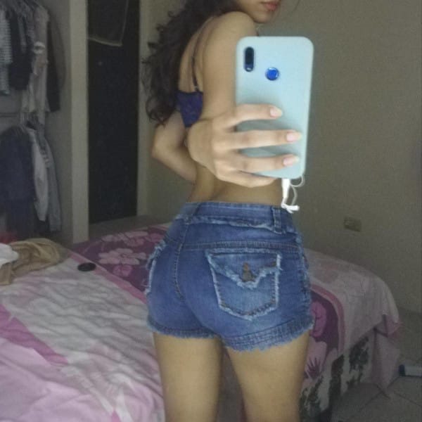 Mi ex la flaca que dedeé en el cine